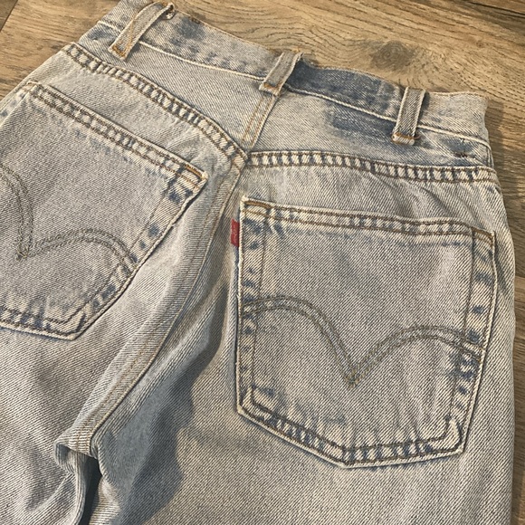 Vintage LEVIS Classic Light Blue Women's Jeans - Picture 7 of 16